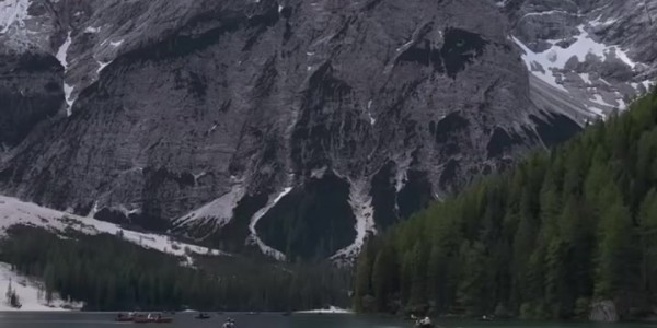 澳门真人百家乐-恋情公开！日本国脚佐野海舟与模特结婚，此前球员曾深陷性侵丑闻