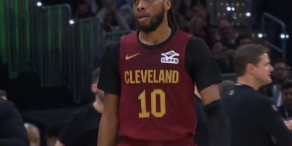 澳门真人百家乐-张弓搭箭！加兰半场前最后一攻 虚晃后三分压哨灯亮球进！